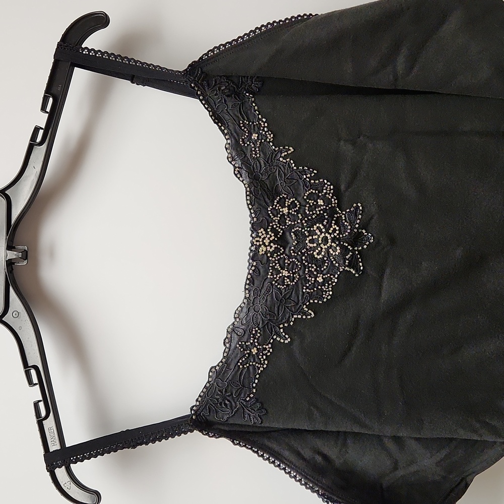 Soft by Avenue Black Floral Bead Tank Top - Size 30 / 32 - Picture 4 of 6